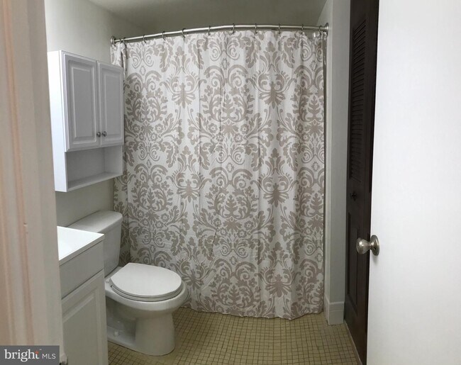 Foto del edificio - 6113 Hilltop Dr