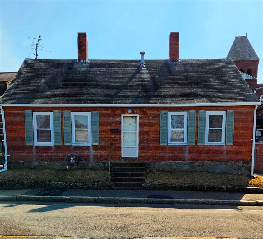 Primary Photo - 128 W Britannia St
