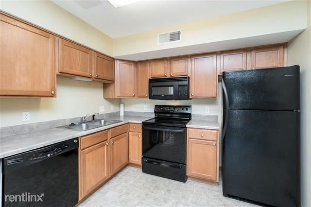 Building Photo - 2 br, 1 bath  - 4600 Grand Ave # 11
