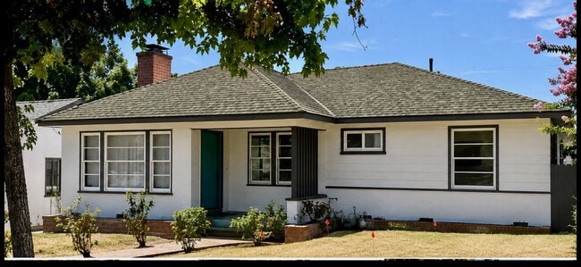 Building Photo - 147 El Nido Ave