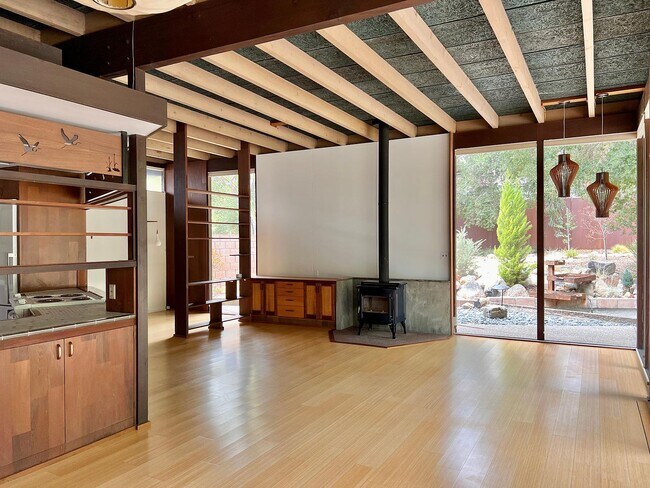Building Photo - 1354 Carne Rd