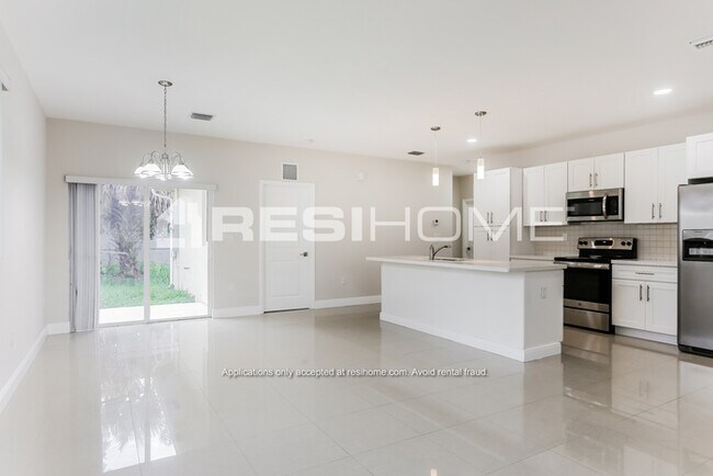 Foto del edificio - 428 Nw 17Th Ave