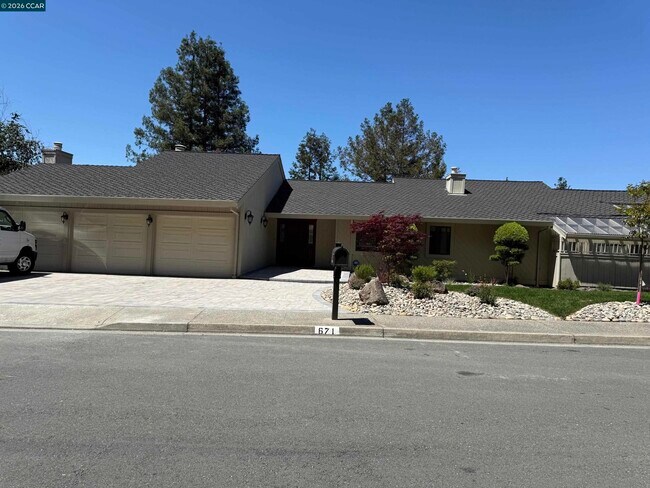 Building Photo - 671 Ironbark Cir