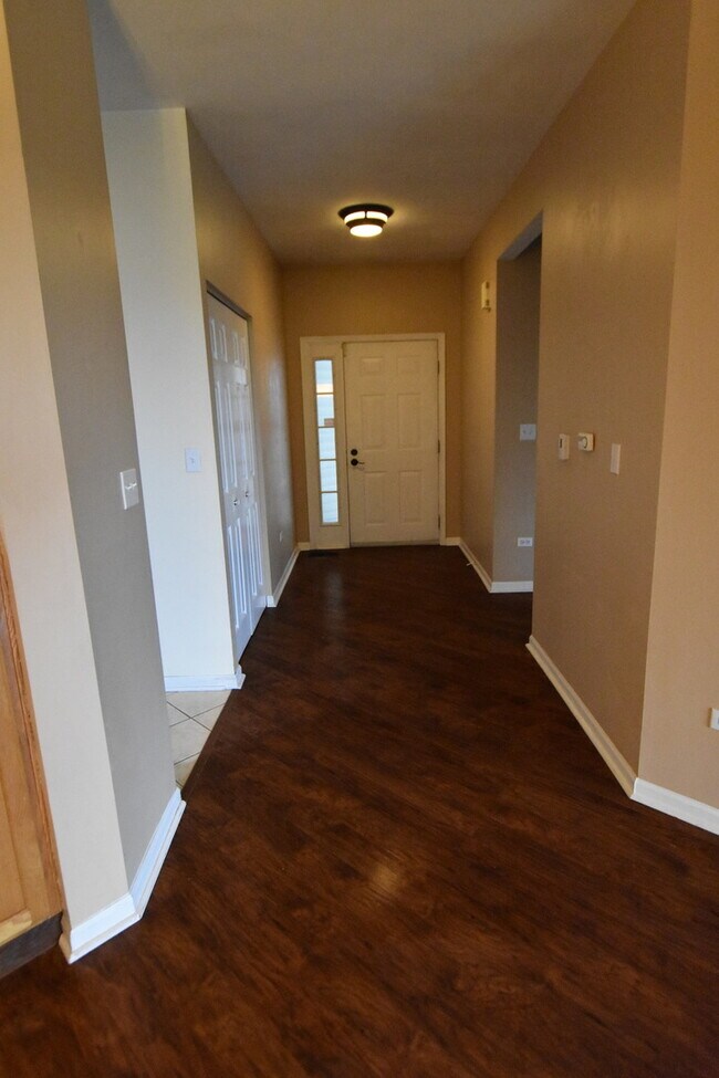 Building Photo - 2923 Kentshire Cir