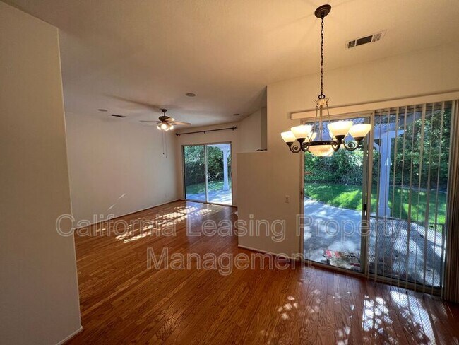 Foto del edificio - 27814 Sandstone Ct