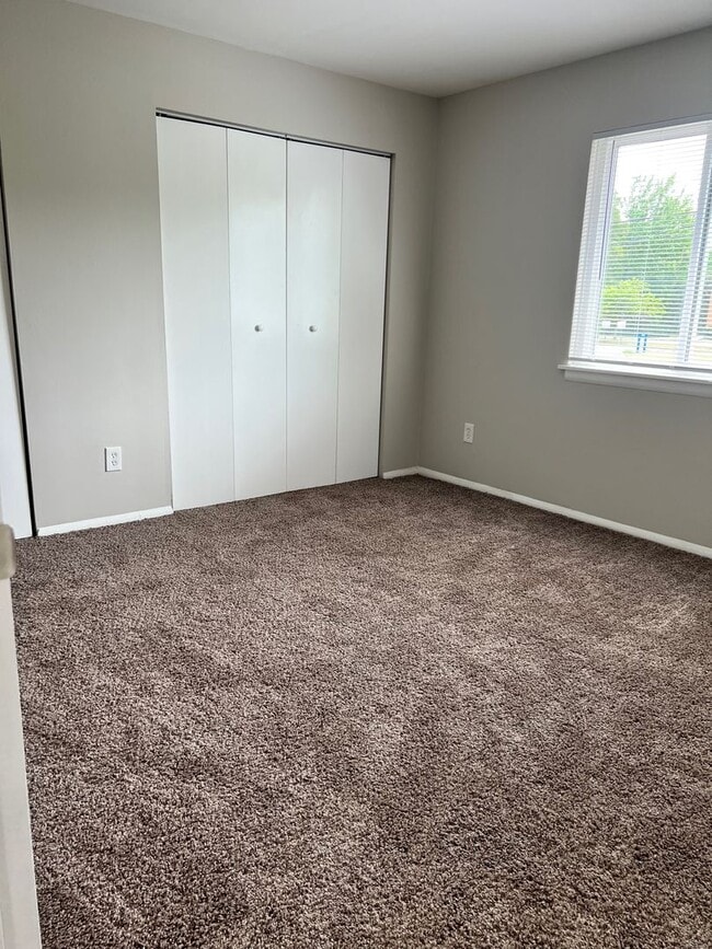 Building Photo - Charming Two-Bedroom Two Bathroom Apartmen...