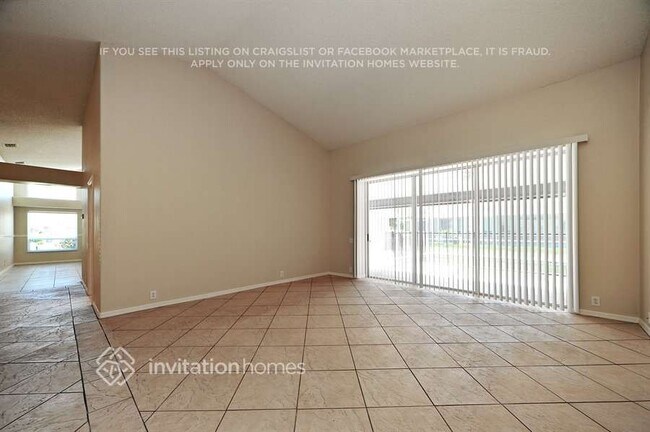 Foto del edificio - 437 Waterford Cir E