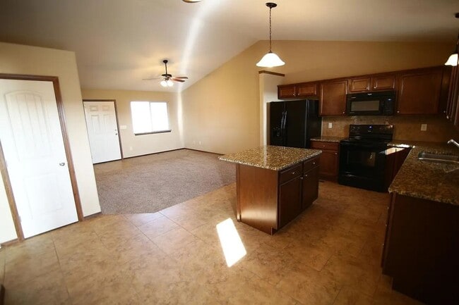 Building Photo - 5245 N Lycee Cir