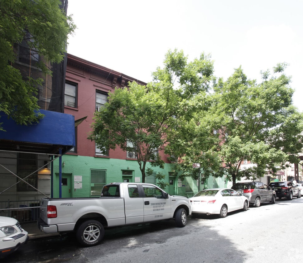 Building Photo - 102-110 E 117th St