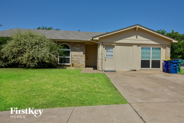 Primary Photo - 7621 Clover Ln