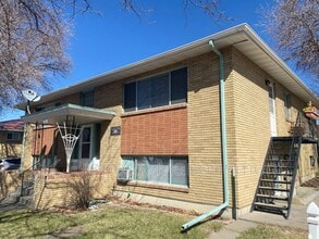 Building Photo - 15 11th St S