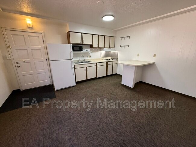 Foto del edificio - 7700 Mcknight Ave NE