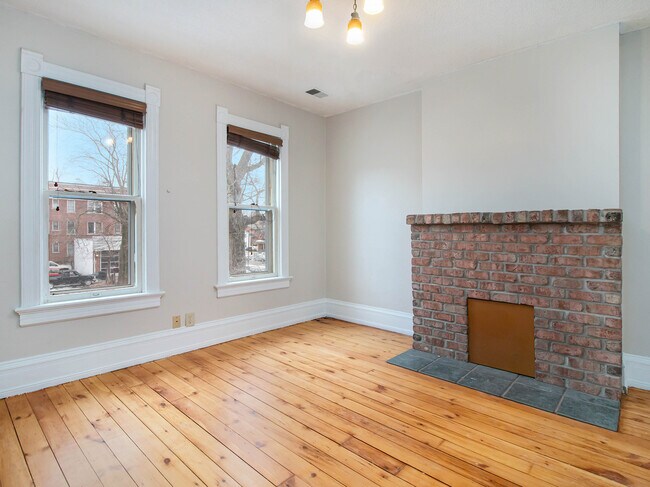 Building Photo - 203 N Washington St