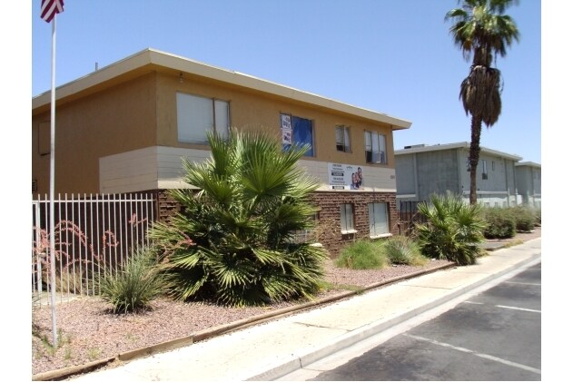 Building Photo - 2117 Sunrise Ave