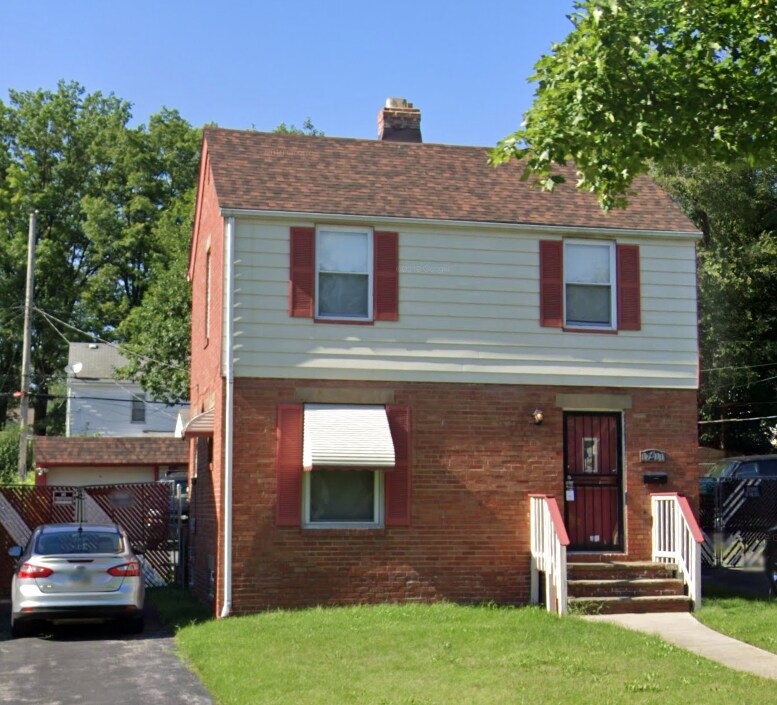17411 Throckley Ave Cleveland, OH 44128 – photo 1