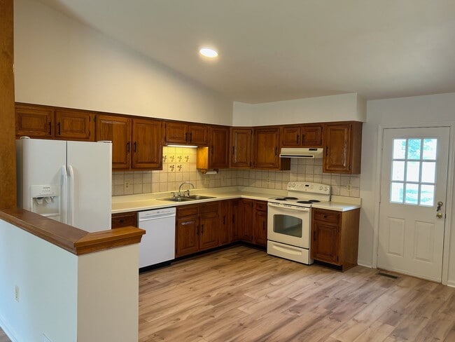 Foto del edificio - 9192 Winterset Dr