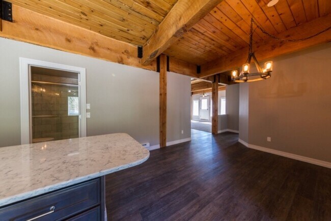Building Photo - Completely updated 3 bedroom, 2 bath condo...