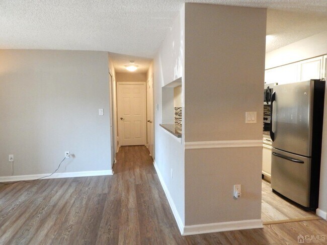 Foto del edificio - 2401 Ravens Crest Dr