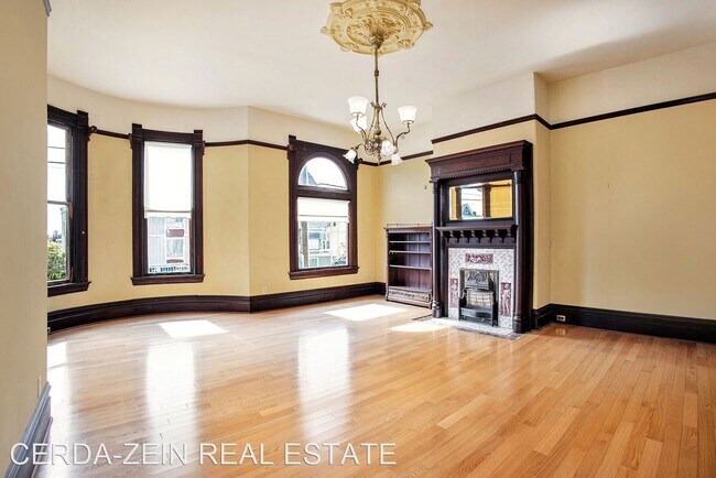 Foto del edificio - 4 br, 1.5 bath House - 1837 Clinton Avenue
