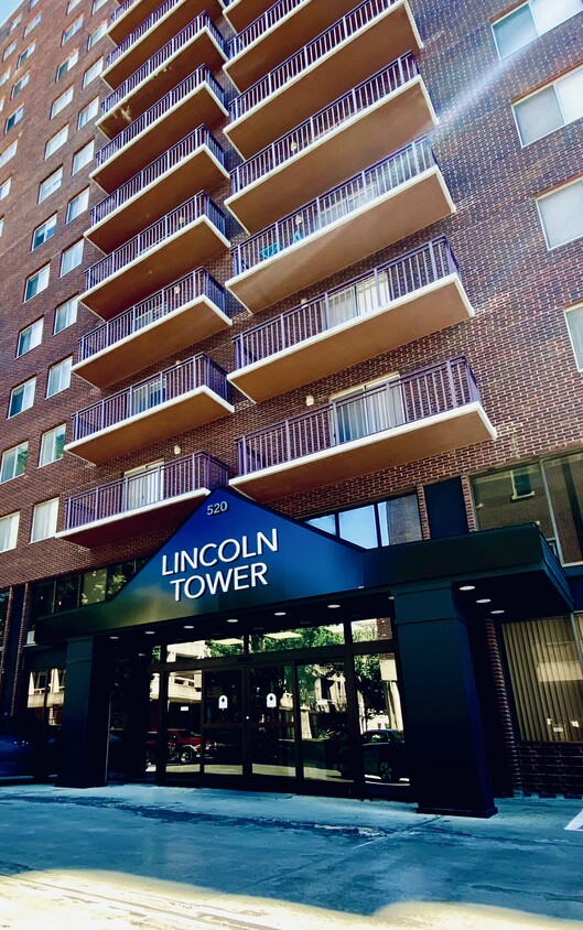Lincoln Tower Apartments in Springfield, IL