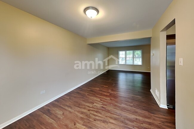 Building Photo - 5301 Sunmeadow Dr