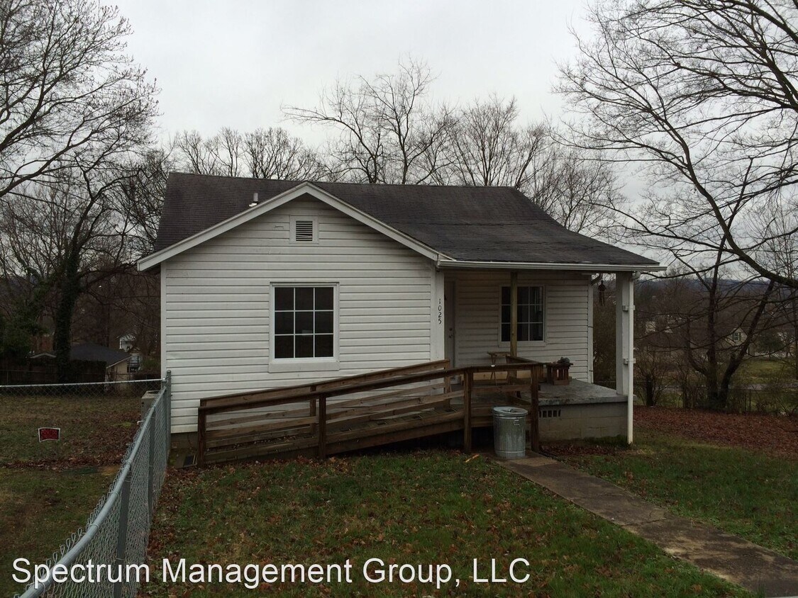 Primary Photo - 3 br, 1 bath House - 1025 W. 5th North St