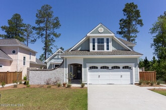Building Photo - 6097 Shore Park Dr