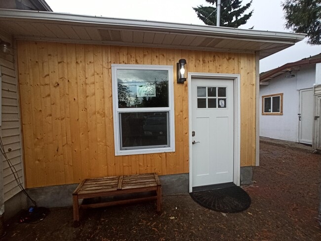 Door of Unit D - 4510 SE 99th Ave