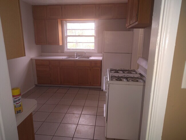 Building Photo - 427 S 27th St