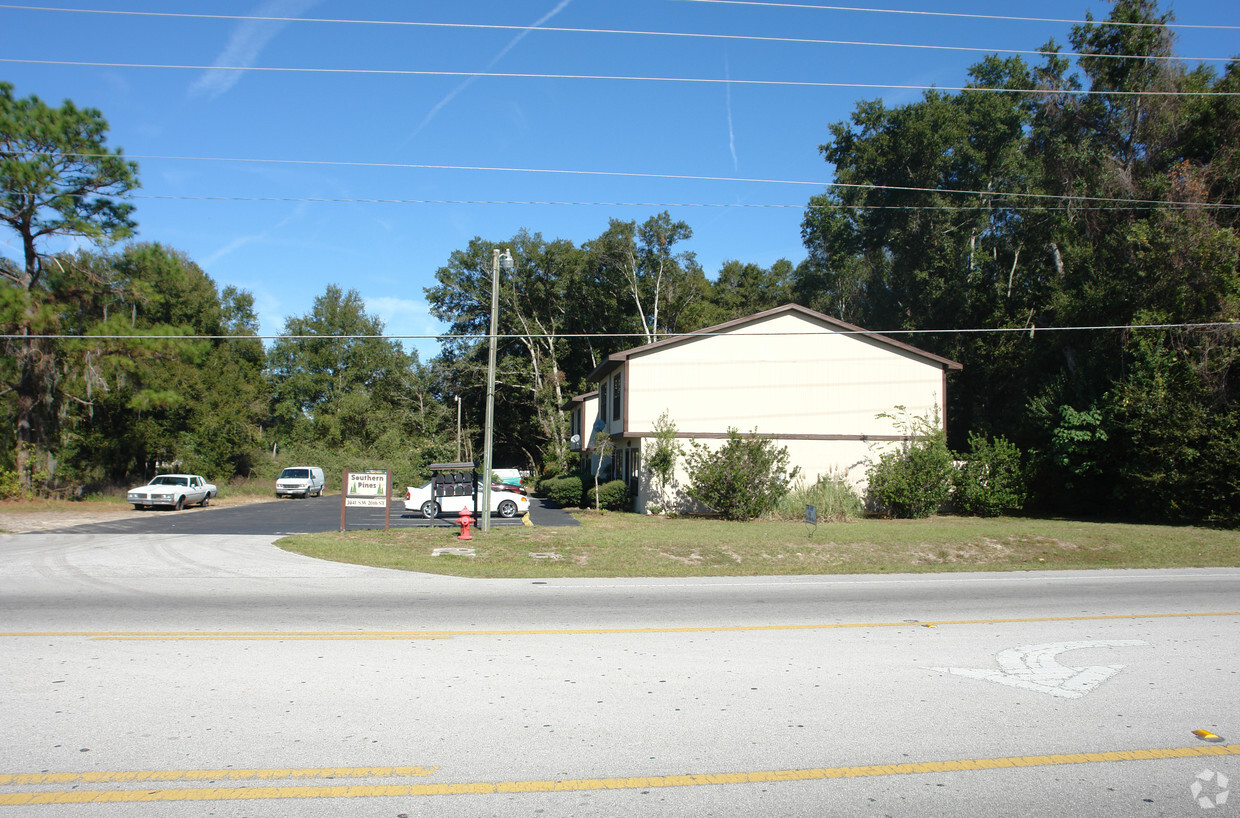 Building Photo - Southern Pines Apartments