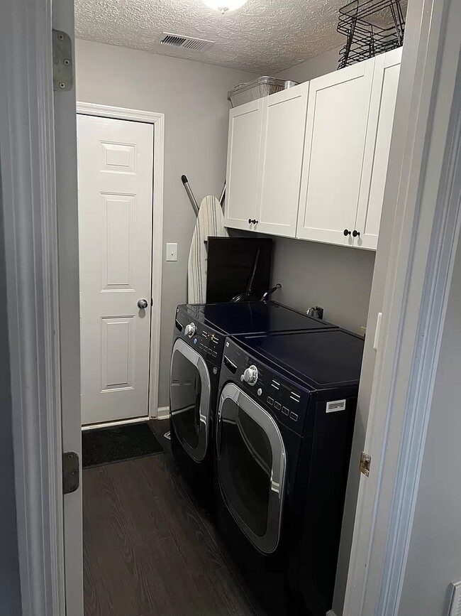 Foto del edificio - 2242 Stonewood Ln