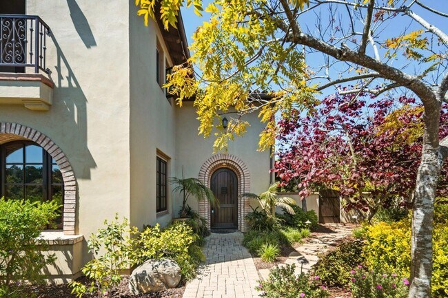 Foto del edificio - The Bluff's Unfurnished 3 bdrm Home