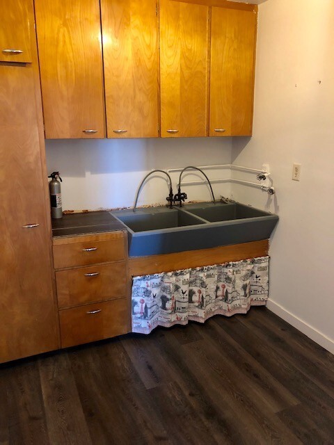 Foto del edificio - Staples Duplex 8th St NE - Dreiske