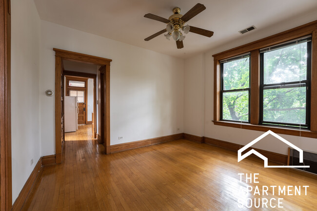 Building Photo - 1410 W Fletcher St