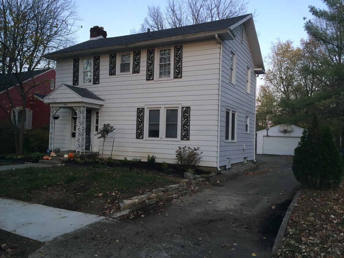 Primary Photo - 404 S Celia Ave