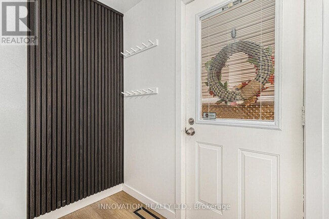 Photo du bâtiment - 1665 Teakdale Ave