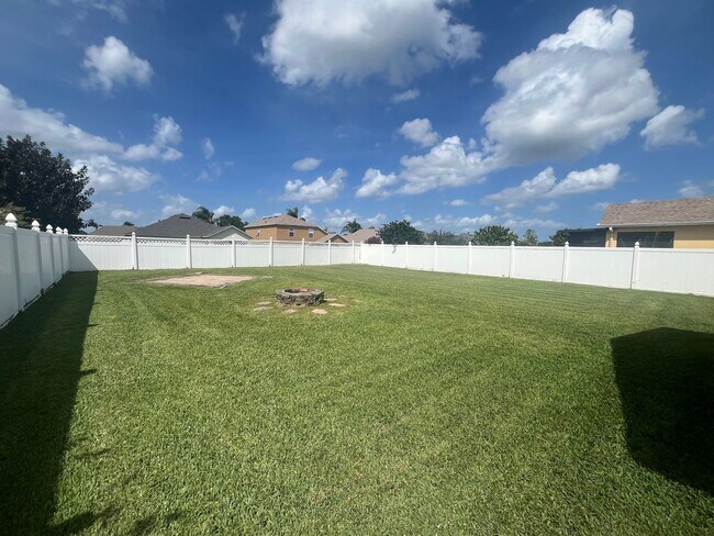Foto del edificio - BEAUTIFUL 4 Bed 2.5 Bath Home For Rent in ...