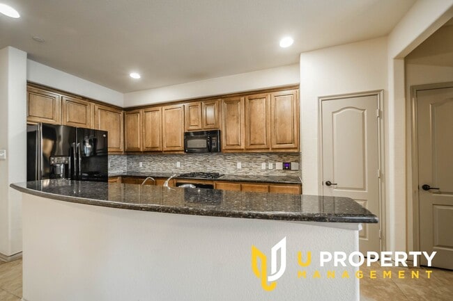 Foto del edificio - Sweet Townhome in Carrollton -- Coming Soon!