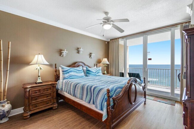 Foto del edificio - 365 E Beach Blvd