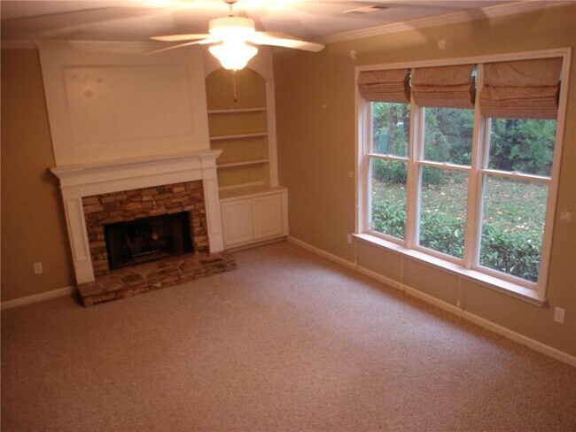 Building Photo - 7020 Silver Fox Trail