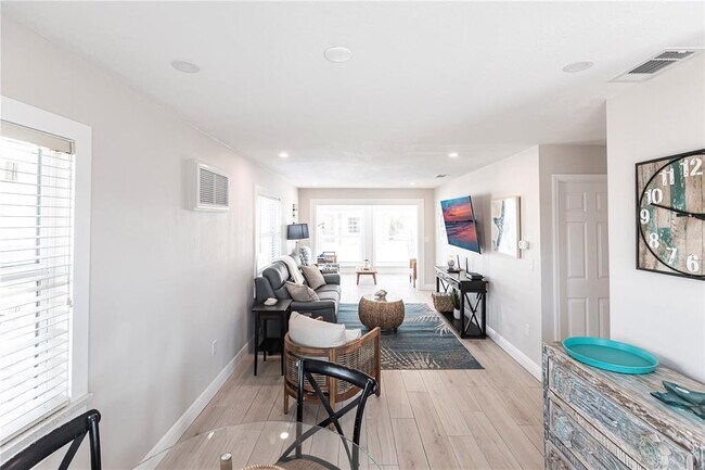 Building Photo - 6020 Midnight Pass Rd