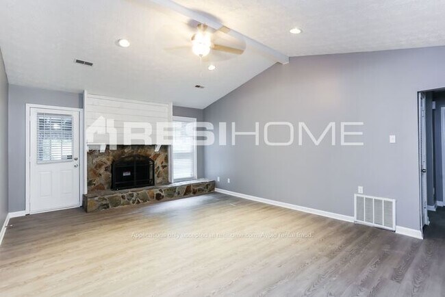 Foto del edificio - 7365 Chilton Ln