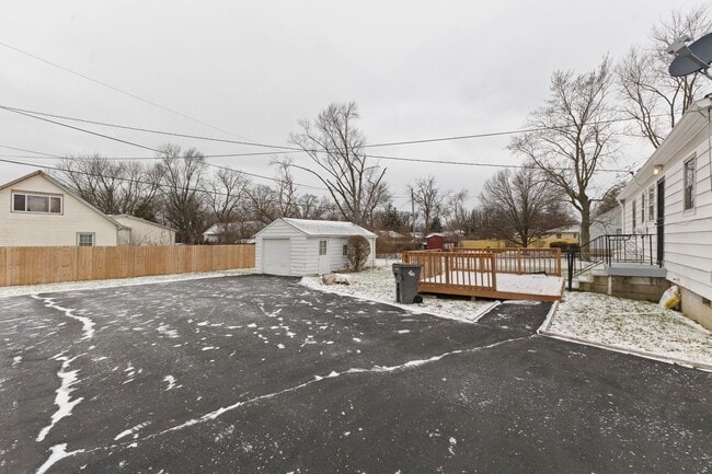 Building Photo - 3016 N Arlington Ave