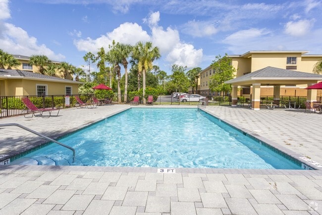 Foto del edificio - Heron Pond 55+ Apartments