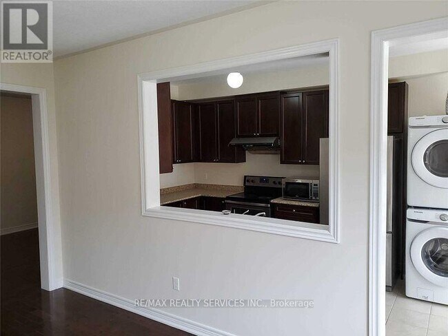 Building Photo - 16 Swancreek Ct