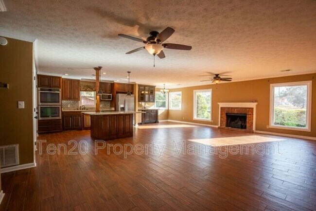 Building Photo - 2813 Edgewood Rd