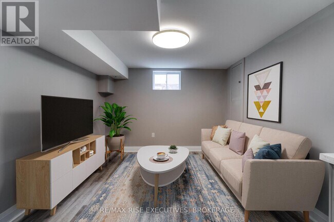 Building Photo - 86 Morenz Crescent