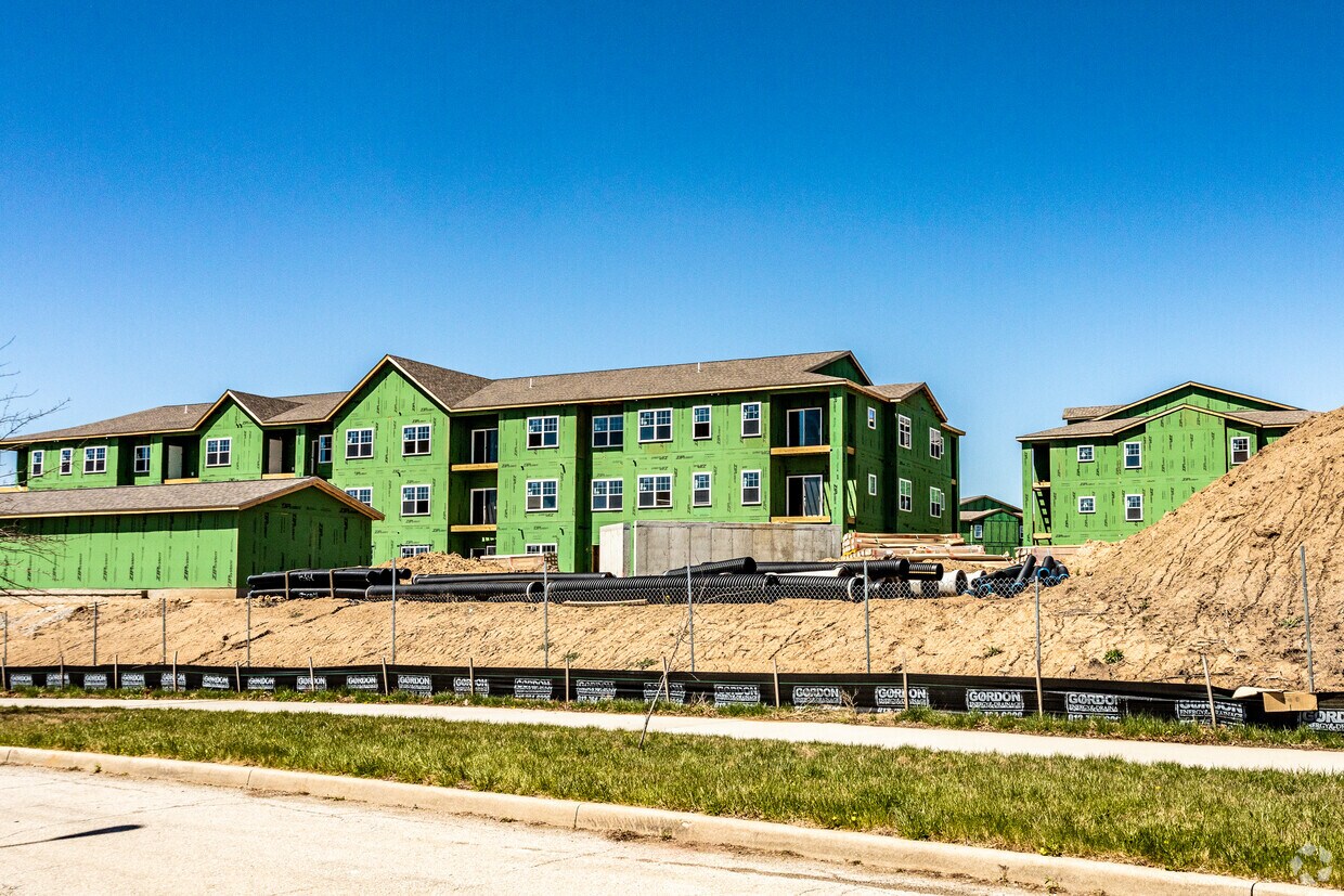 The Edison at Tiffany Springs Apartments 7441 NW Old Tiffany Springs