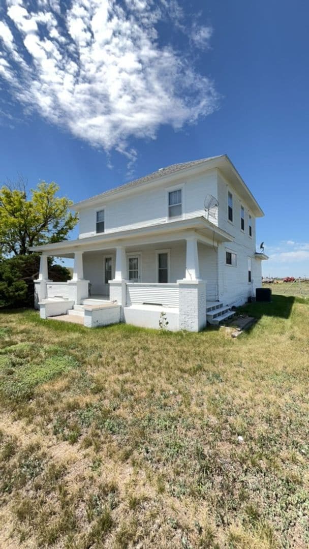 Building Photo - Farm House For Lease