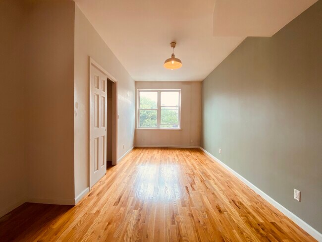 Foto del edificio - 937 Broadway